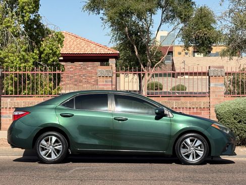 Used 2014 Toyota Corolla LE FWD image 9