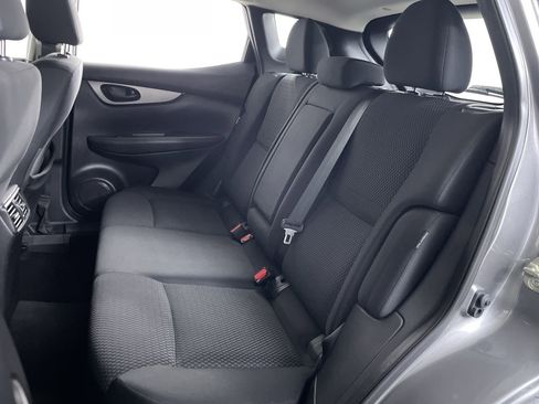 Used 2021 Nissan Rogue Sport S image 19