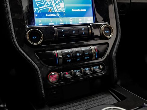 Used 2022 Ford Mustang Shelby GT500 w/ Technology Package RWD image 65