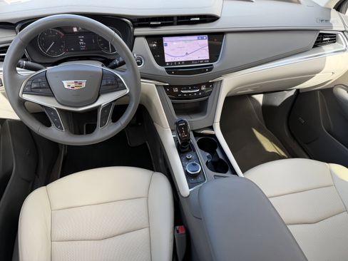 Used 2022 Cadillac XT5 Premium Luxury image 14