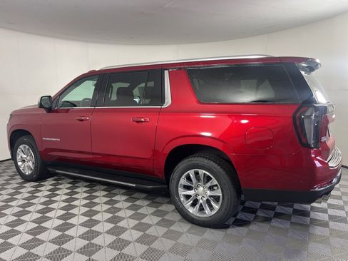 New 2025 Chevrolet Suburban Premier image 13