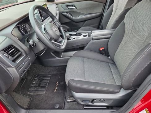 Used 2023 Nissan Rogue SV AWD/4WD image 9