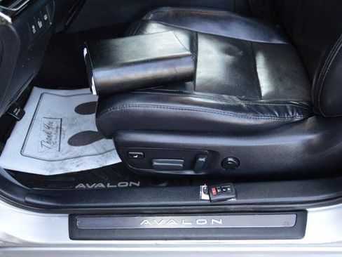Used 2014 Toyota Avalon Limited FWD image 32