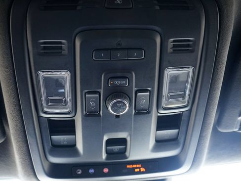 Used 2022 Cadillac Escalade Sport Platinum w/ LPO, ONYX Package AWD/4WD image 35