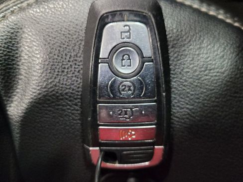 Used 2021 Ford Explorer Limited w/ Equipment Group 301A AWD/4WD image 32
