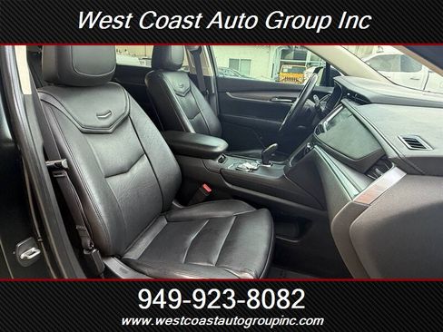 Used 2017 Cadillac XT5 Luxury w/ Driver Awareness Package FWD image 12