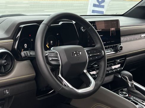 Used 2024 Chevrolet Colorado ZR2 w/ ZR2 Convenience Package III image 18