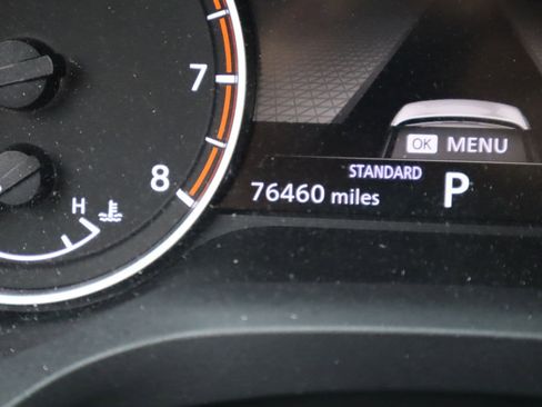 Used 2021 Nissan Rogue SV w/ Premium Package FWD image 11