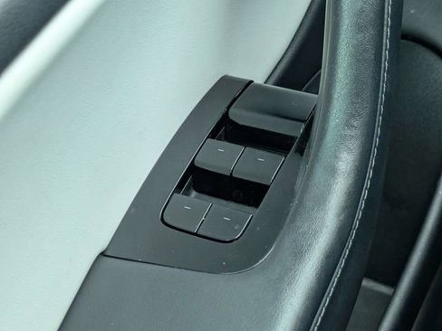 Used 2019 Tesla Model 3 image 23