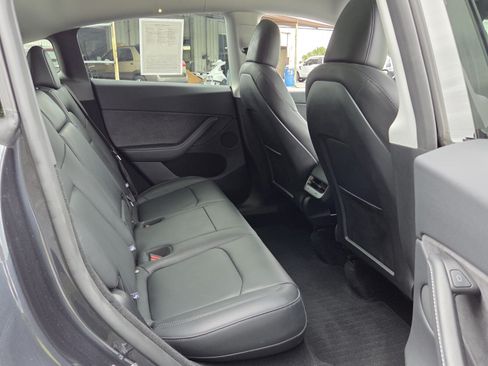 Used 2024 Tesla Model Y 2WD image 15