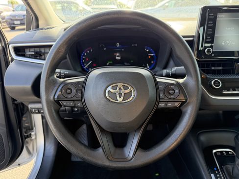 Used 2022 Toyota Corolla LE w/ Carpet Mat Package (TMS) FWD image 10