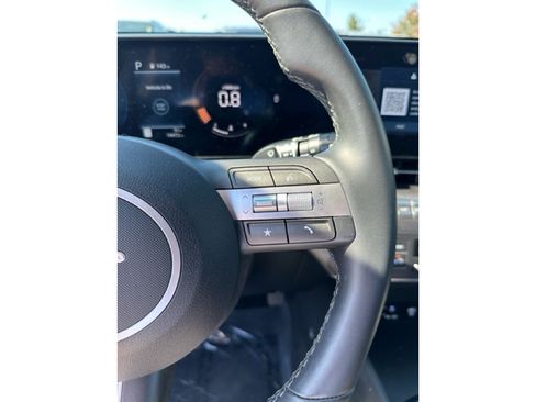 Used 2025 Hyundai Kona SEL image 18