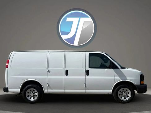 Used 2014 Chevrolet Express 1500 RWD image 21