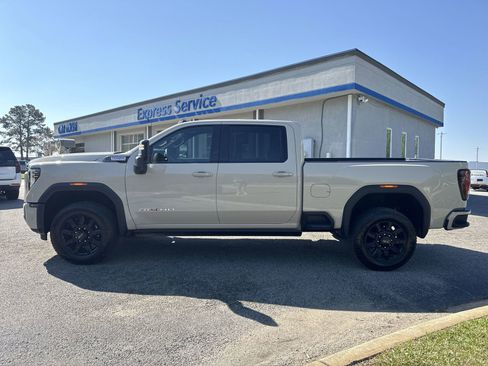 Used 2026 GMC Sierra 3500 AT4 w/ AT4 Premium Plus Package AWD/4WD image 6