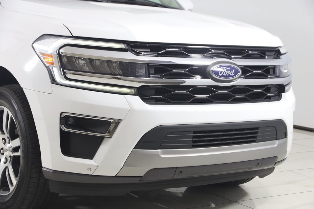 Used 2024 Ford Expedition Limited AWD/4WD image 34