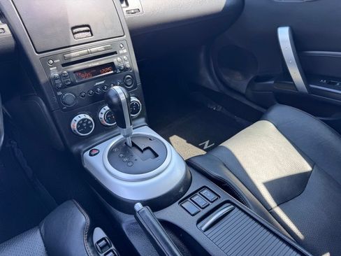 Used 2007 Nissan 350Z Touring RWD image 18