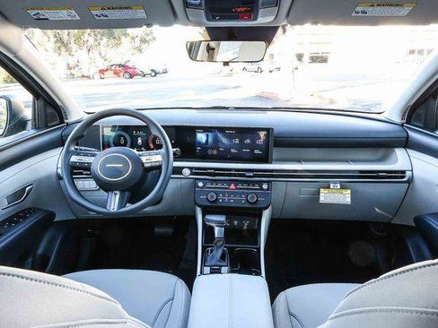 New 2026 Hyundai Tucson SE image 12