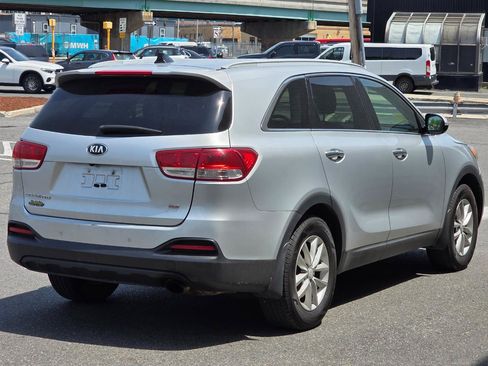 Used 2016 Kia Sorento AWD w/ LX Convenience Package image 7