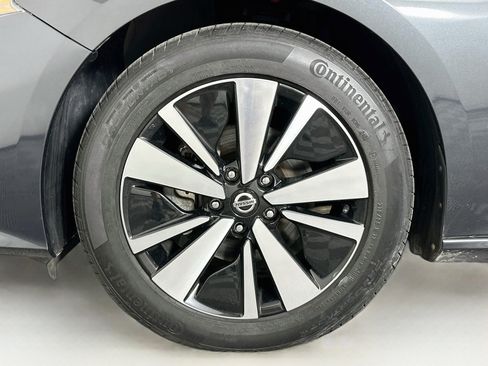 Used 2022 Nissan Altima 2.5 SV FWD image 11