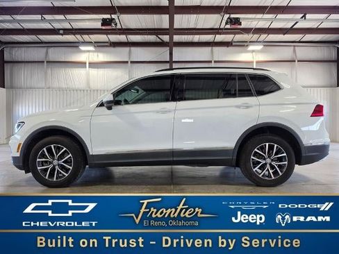 Used 2020 Volkswagen Tiguan SE FWD image 1