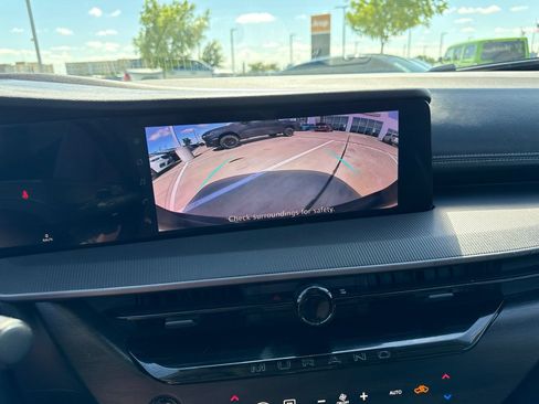 Used 2025 Nissan Murano SV AWD/4WD image 14