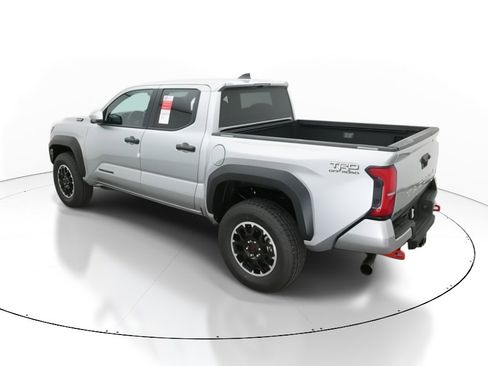 Certified 2025 Toyota Tacoma TRD Off-Road image 5