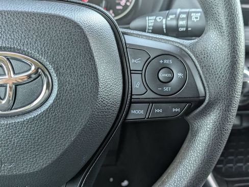 Used 2022 Toyota RAV4 XLE w/ Convenience Package FWD image 25