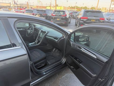 Used 2016 Ford Fusion SE FWD image 7