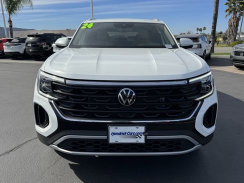 Used 2024 Volkswagen Atlas Cross Sport SE w/ Panoramic Sunroof Package image 3