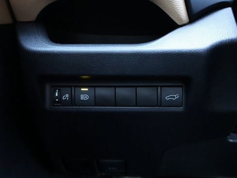 Used 2021 Toyota RAV4 XLE w/ Convenience Package image 33