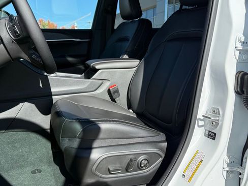 New 2025 Jeep Grand Cherokee L Limited w/ Trailer Tow Package image 2