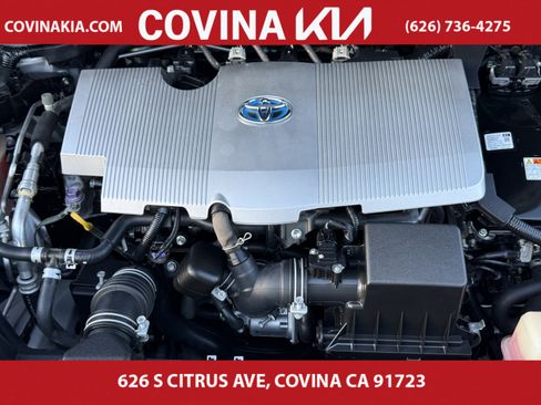 Used 2017 Toyota Prius Three image 31