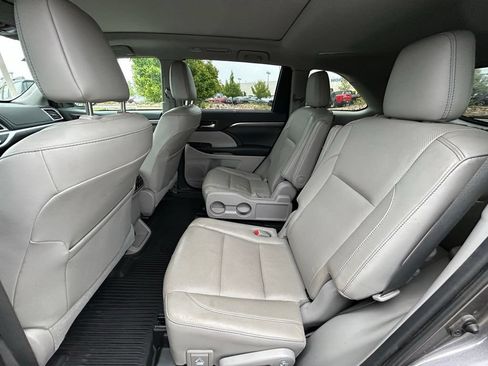 Used 2019 Toyota Highlander Limited Platinum AWD/4WD image 26