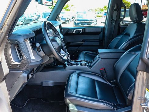 Certified 2025 Ford Bronco Outer Banks AWD/4WD image 18