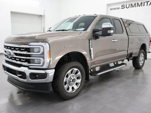 Used 2023 Ford F350 Lariat w/ Chrome Package image 6