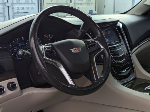 Used 2020 Cadillac Escalade Premium Luxury image 23