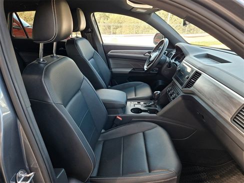 Used 2021 Volkswagen Atlas Cross Sport SE image 28