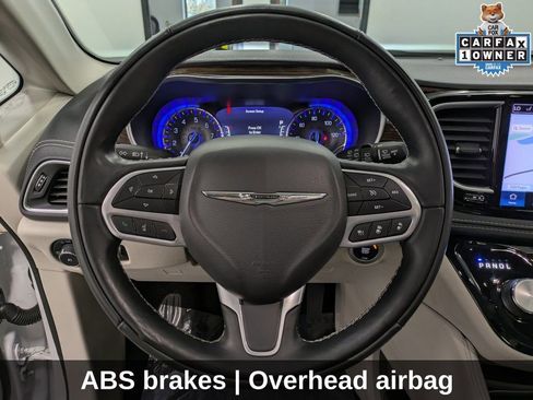 Used 2022 Chrysler Pacifica Limited image 26