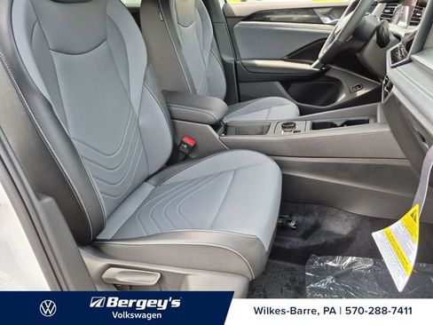 New 2026 Volkswagen Tiguan SE R-Line AWD/4WD image 27
