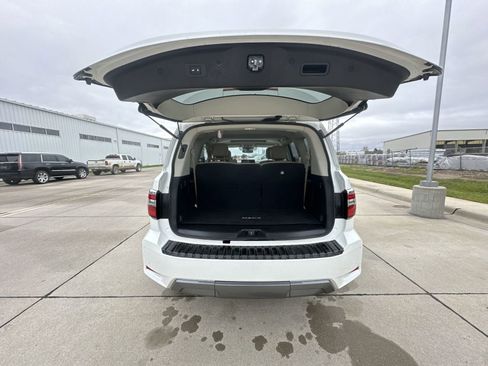 Used 2022 Nissan Armada SL AWD/4WD image 27