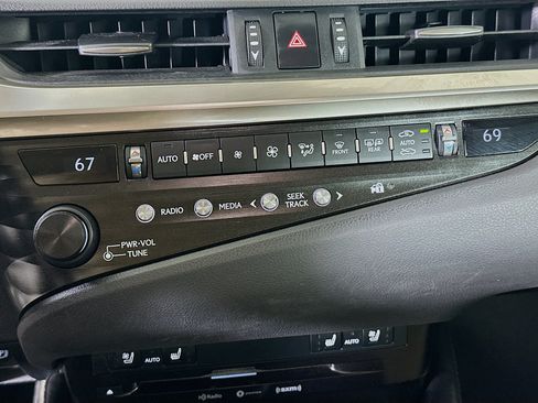 Used 2019 Lexus ES 350 w/ Premium Package FWD image 23
