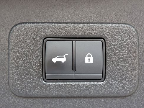 Used 2024 Nissan Armada SL w/ Captain's Chairs Package image 15