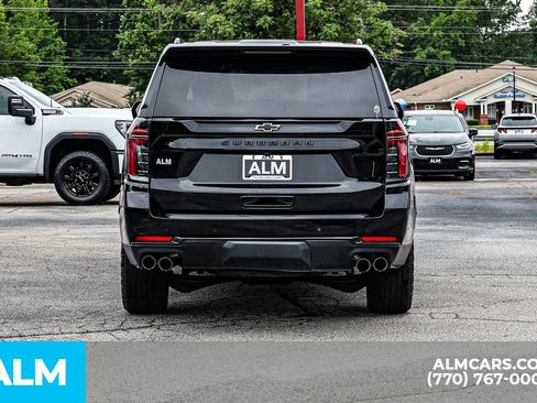 Used 2025 Chevrolet Suburban Z71 AWD/4WD image 12