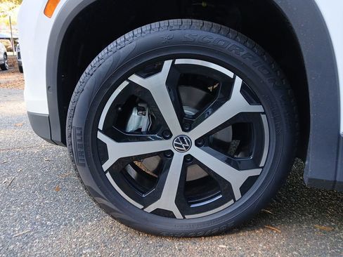 New 2026 Volkswagen Tiguan SE image 26