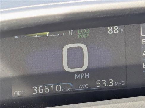 Used 2022 Toyota Prius XLE image 11