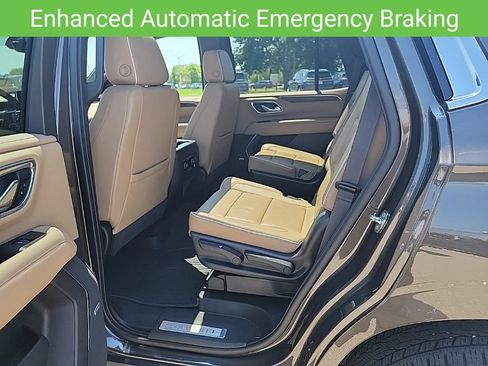 Used 2021 Chevrolet Tahoe Premier w/ Premium Package AWD/4WD image 19
