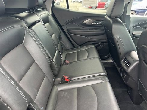 Used 2024 GMC Terrain SLT image 34