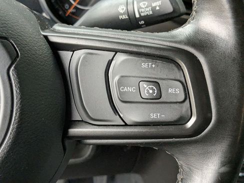 Used 2022 Jeep Gladiator Willys image 17