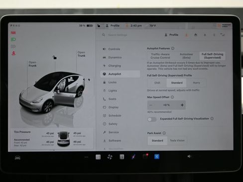 Used 2022 Tesla Model Y Long Range AWD/4WD image 27
