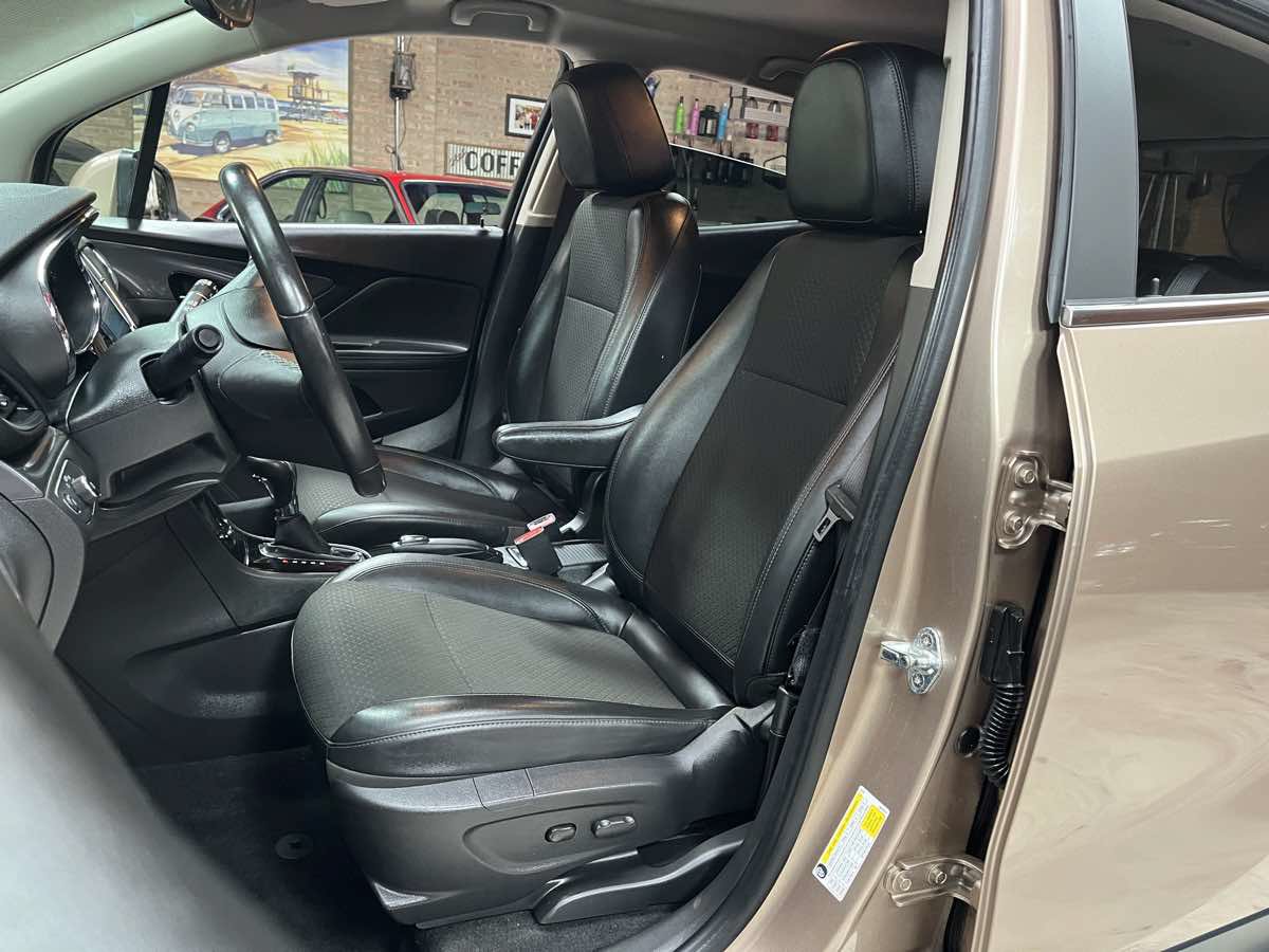 Used 2019 Buick Encore Preferred AWD/4WD image 24